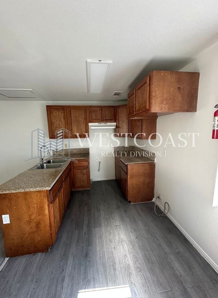 349 S Ashford Ave - Photo 2 of 14