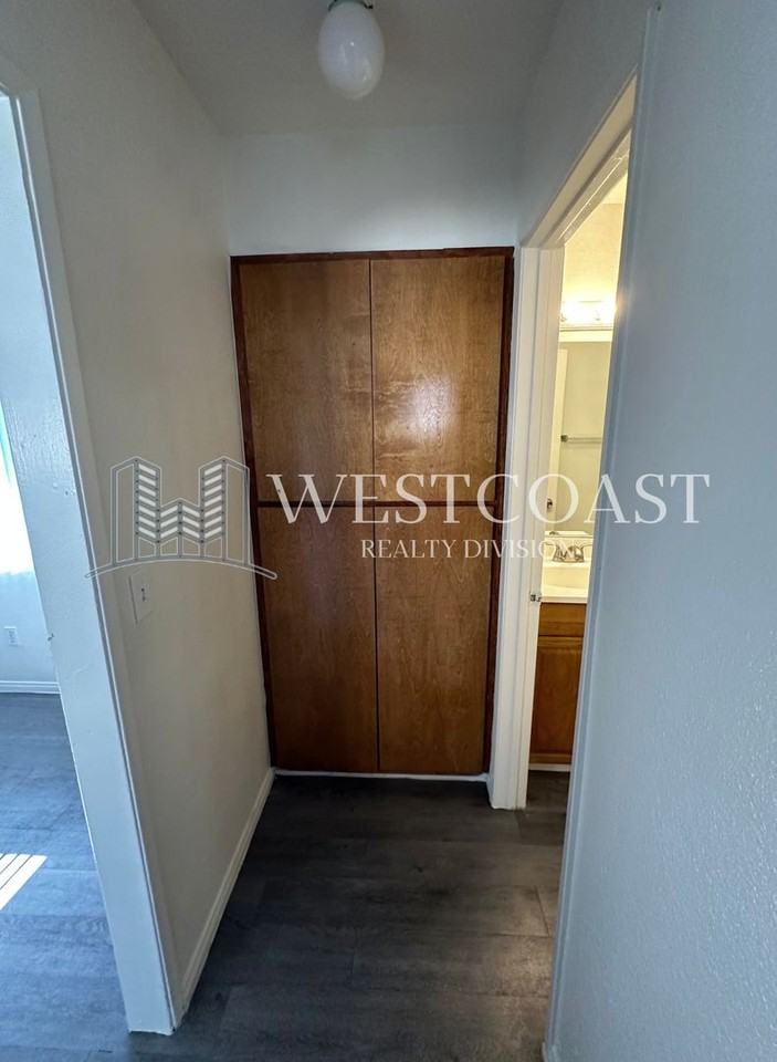 349 S Ashford Ave - Photo 7 of 14
