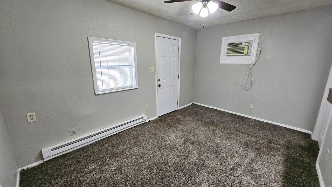 2308 Northwest 12th Street - Photo 4 of 13