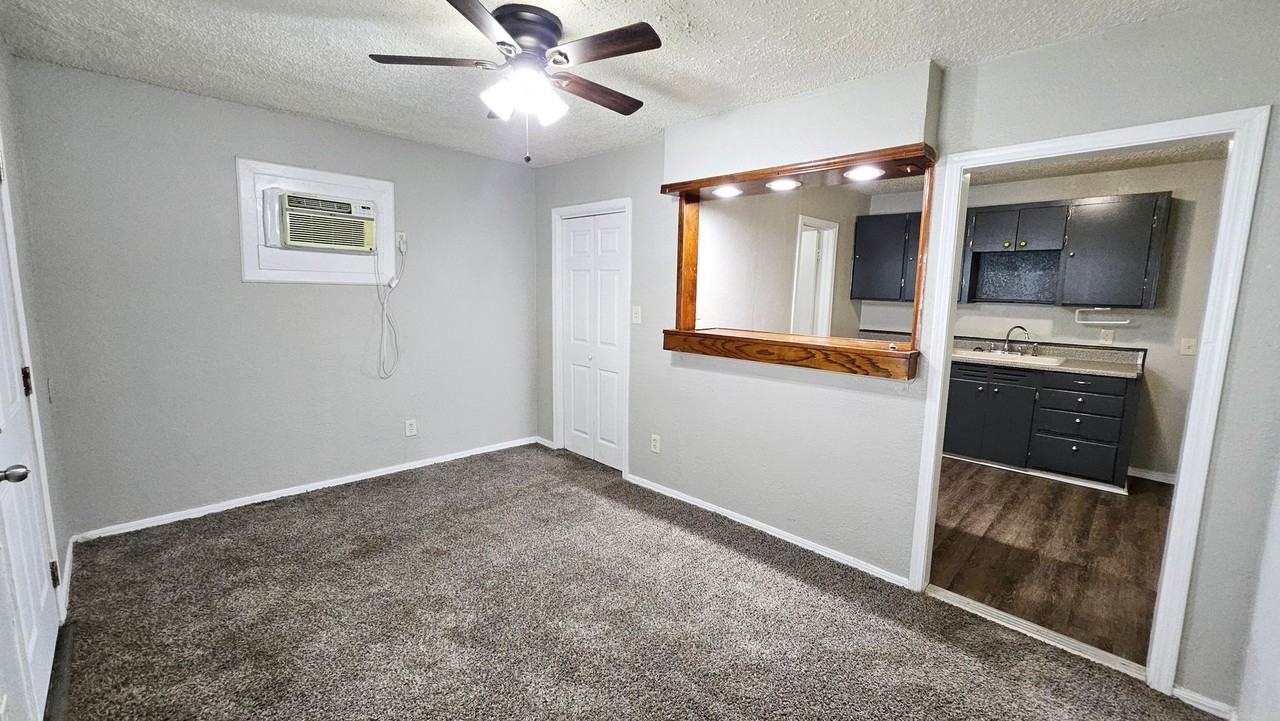 2308 Northwest 12th Street - Photo 5 of 13