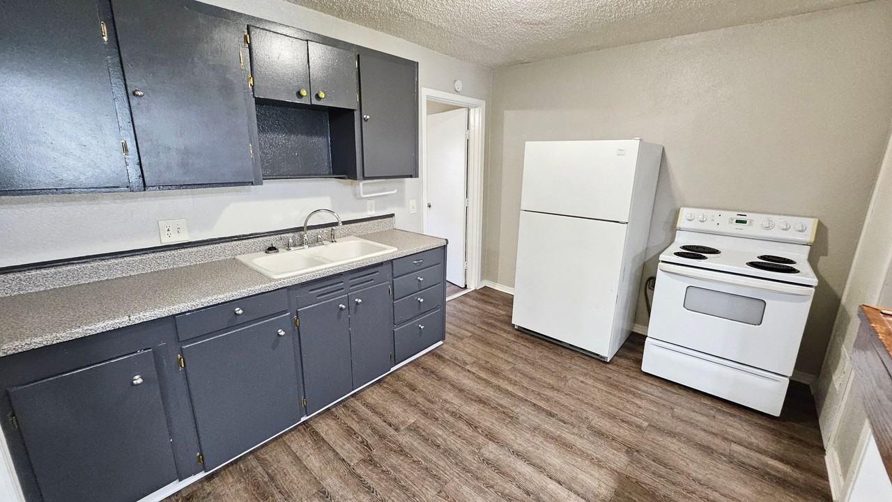 2308 Northwest 12th Street - Photo 7 of 13