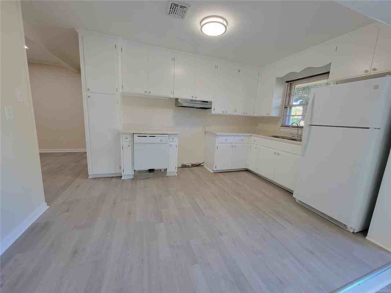 950 Karen Rd - Photo 2 of 23