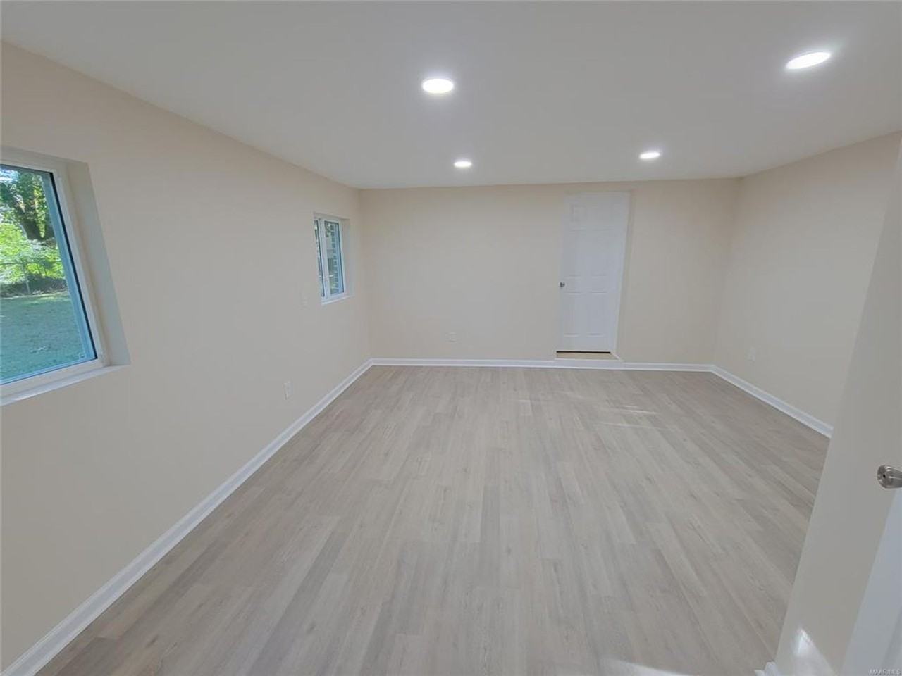 950 Karen Rd - Photo 7 of 23