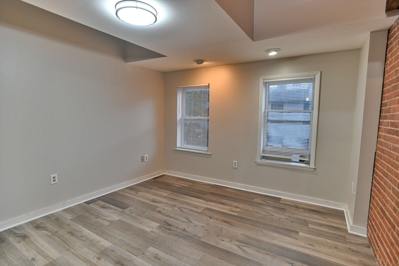 926 Grand Street - Photo 5 of 16