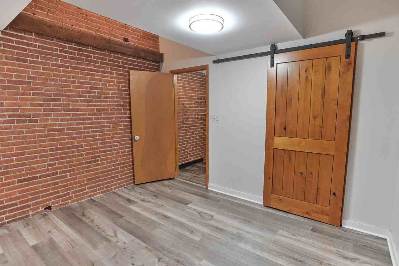 926 Grand Street - Photo 7 of 16