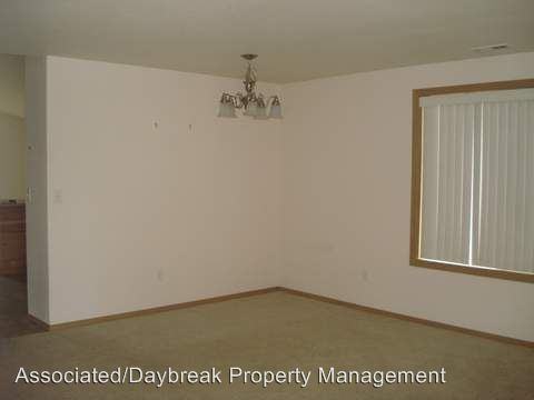 114 S Chinook St - Photo 3 of 14