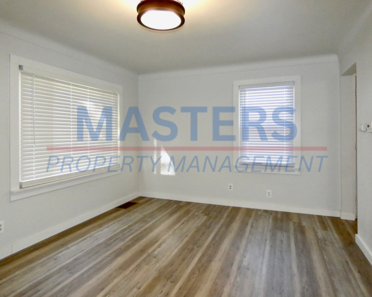 926 Searles Road - Photo 4 of 15