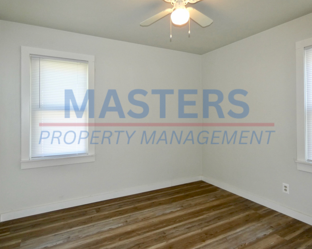 926 Searles Road - Photo 5 of 15