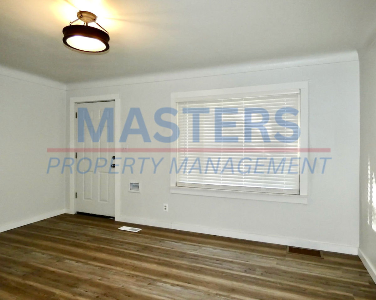 926 Searles Road - Photo 7 of 15