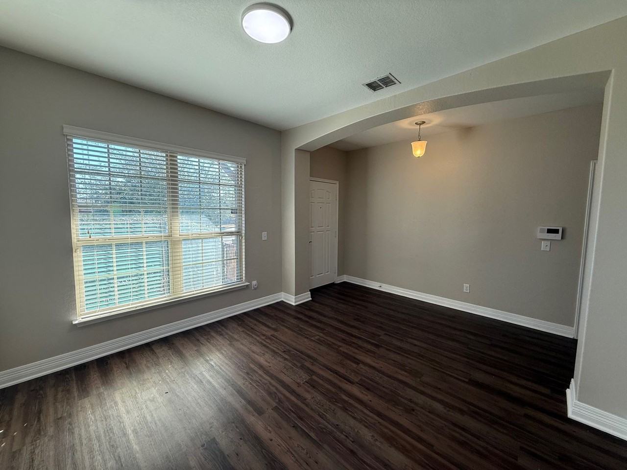 609 Community Dr - Photo 3 of 21