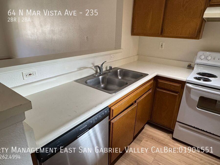 64 N Mar Vista Ave #235 - Photo 5 of 15