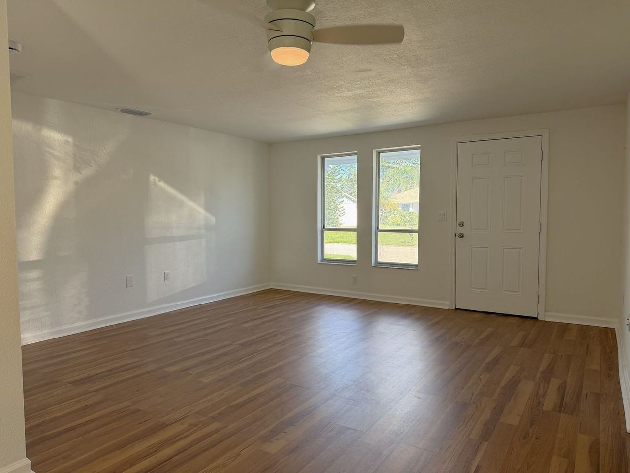 249 Mount Vernon Dr - Photo 3 of 23