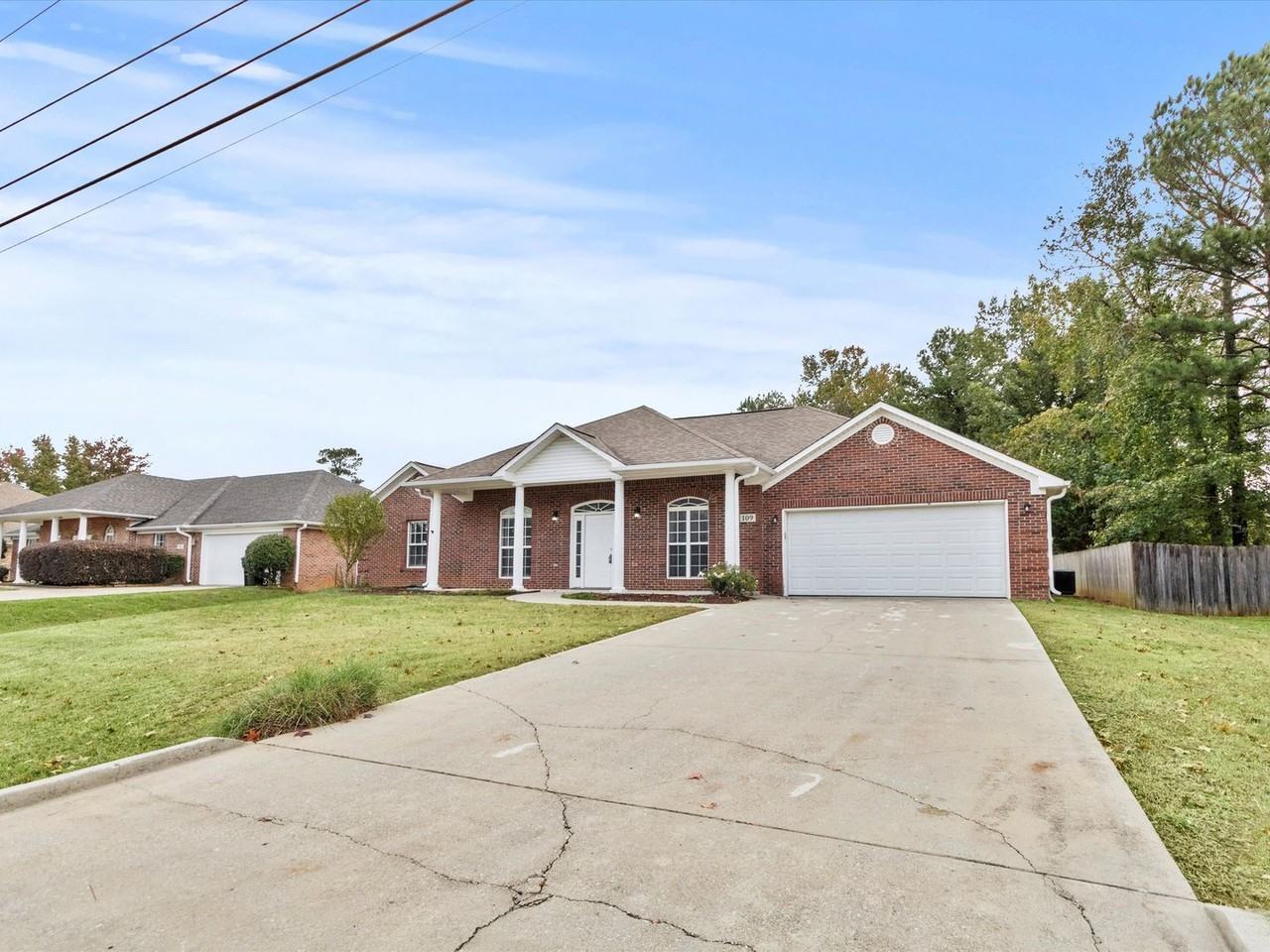 109 Cherita Ln - Photo 4 of 33