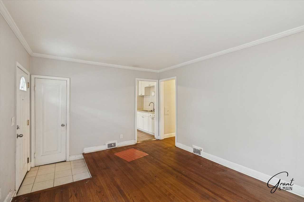 10067 Grayton - Quantum Nest LLC - Photo 3 of 33