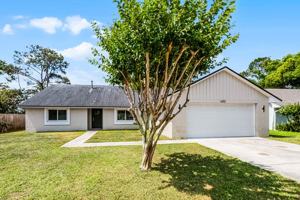 featured image of 485 Lakeshore Dr