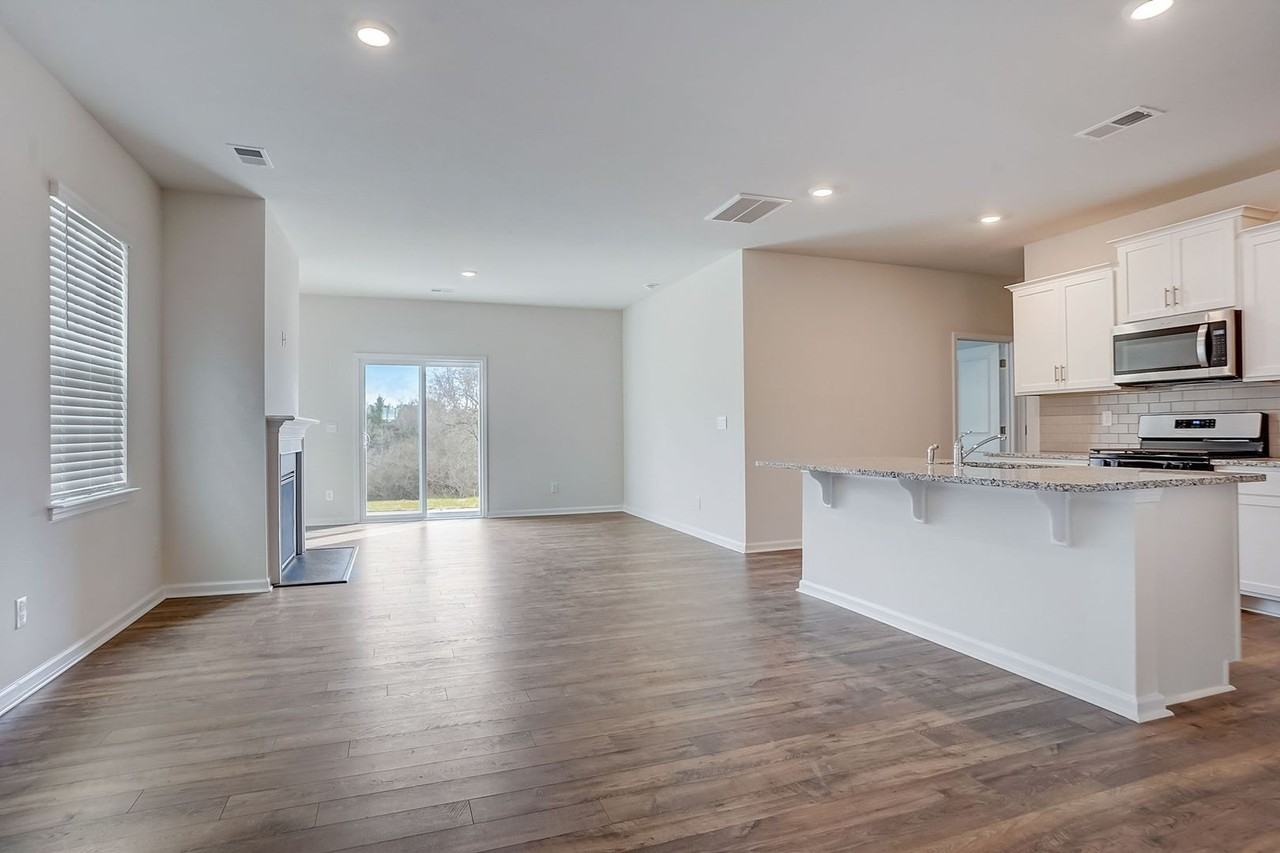 142 Old Home Rd - Photo 4 of 26