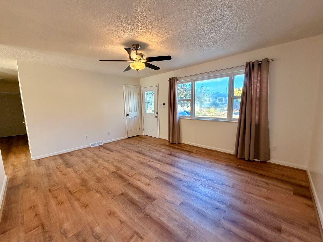 354 Monmouth Avenue - Photo 3 of 46