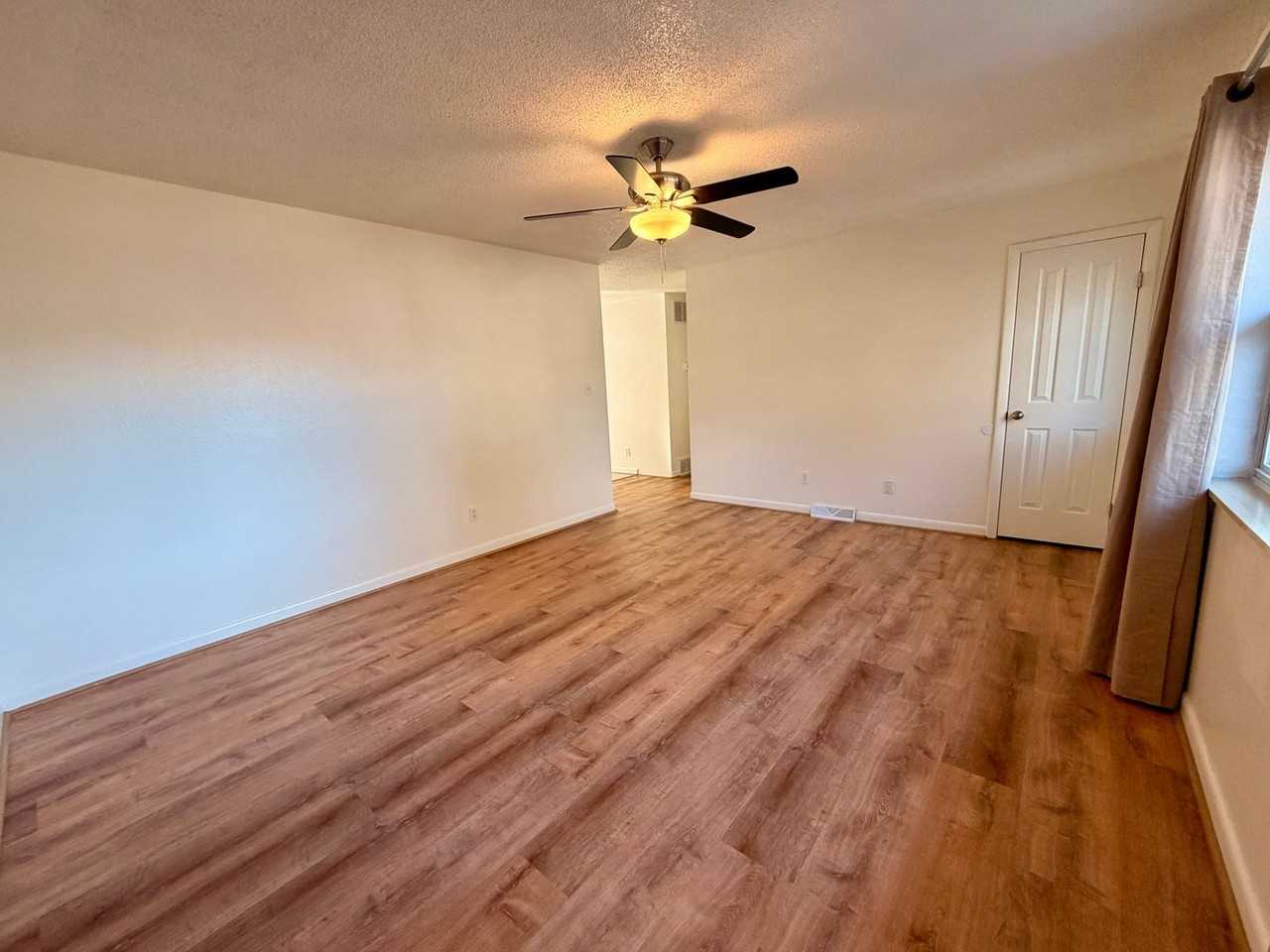 354 Monmouth Avenue - Photo 5 of 46