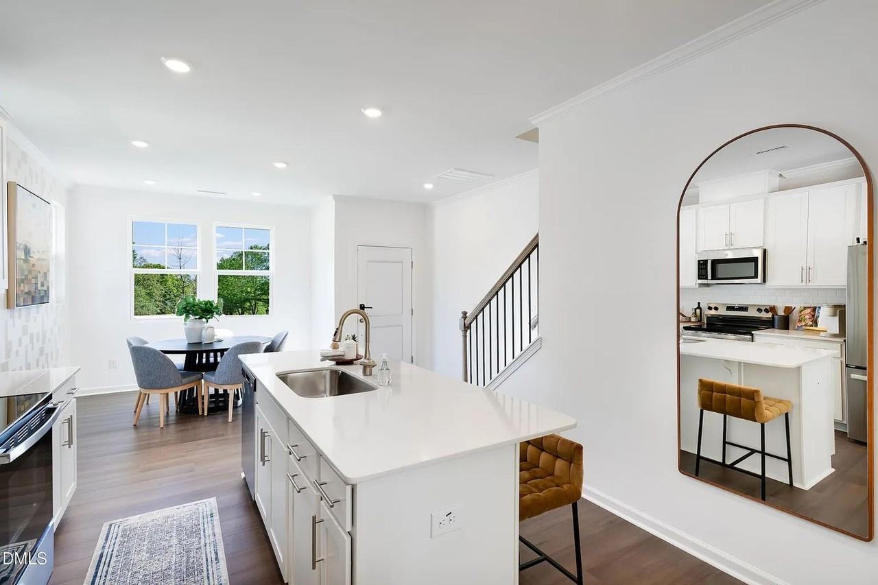 1559 Crescent Townes Way - Photo 3 of 19