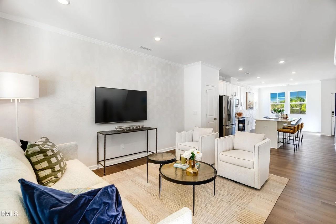 1559 Crescent Townes Way - Photo 5 of 19