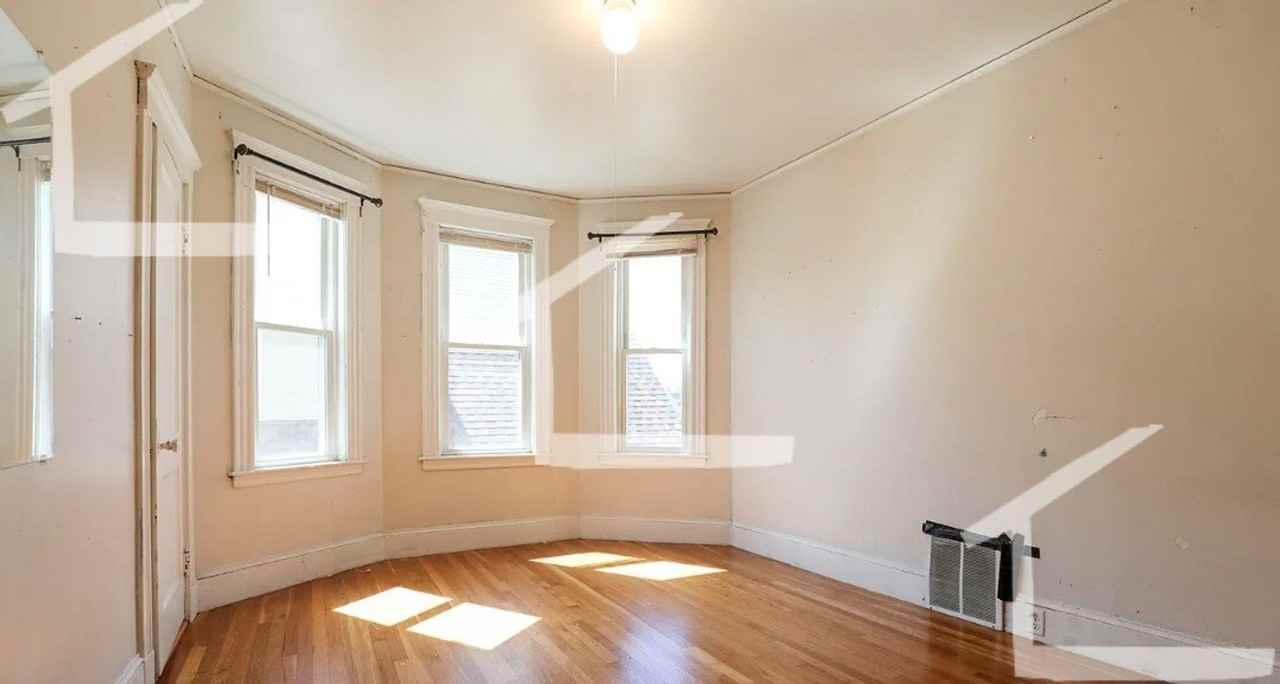 53 Leicester St - Photo 5 of 9