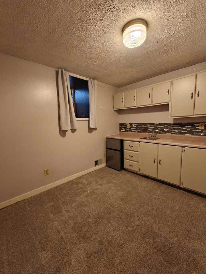 919 N Elm Ave - Photo 2 of 7