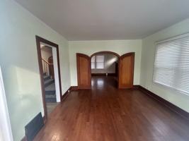 featured image of 727 Brady Ave