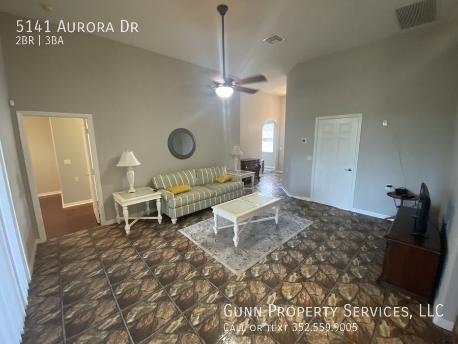5141 Aurora Dr - Photo 3 of 26