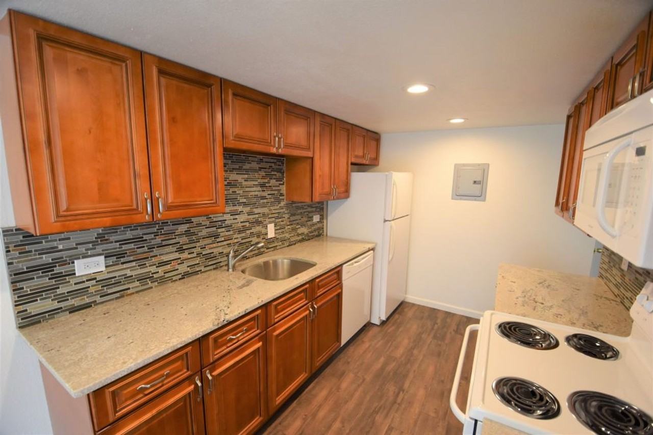 4440 Laguna Pl - Photo 6 of 26