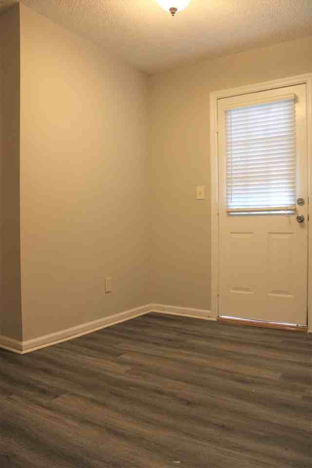 2440 Ellen Ln - Photo 4 of 14