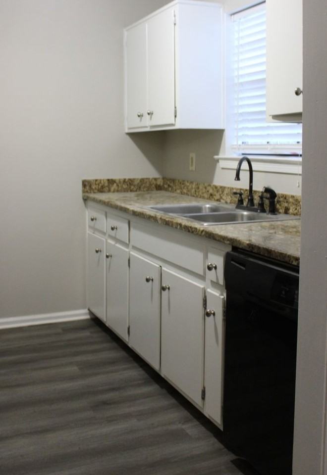 2440 Ellen Ln - Photo 6 of 14