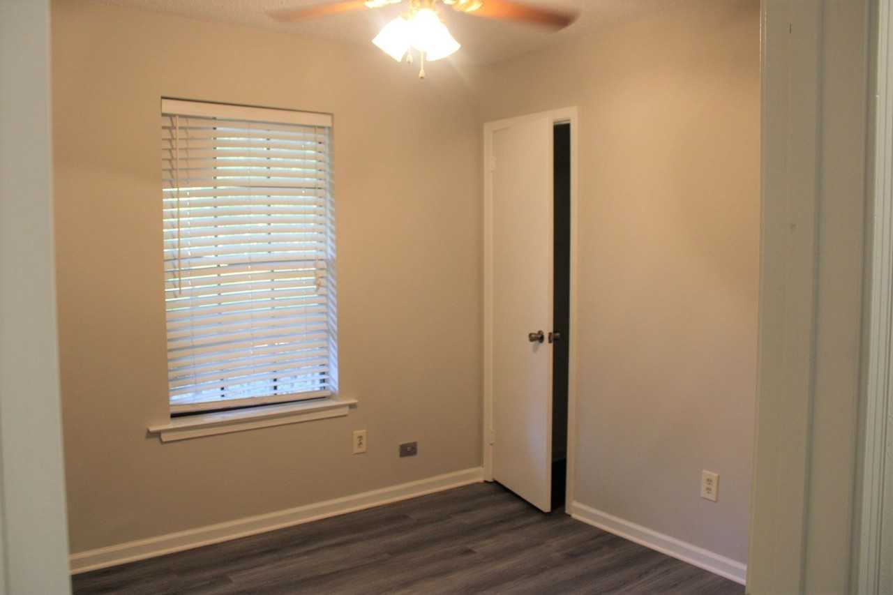 2440 Ellen Ln - Photo 7 of 14