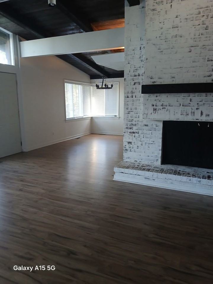 28242 S Lovers Ln - Photo 7 of 43