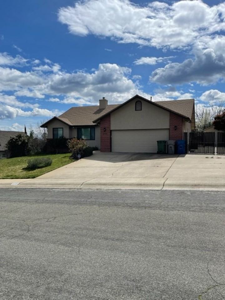 2725 Crystal Tree Dr