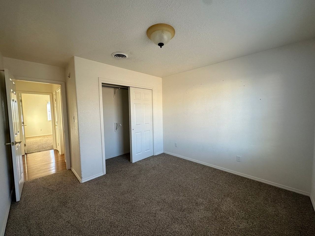 104 Park Circle - Photo 7 of 22