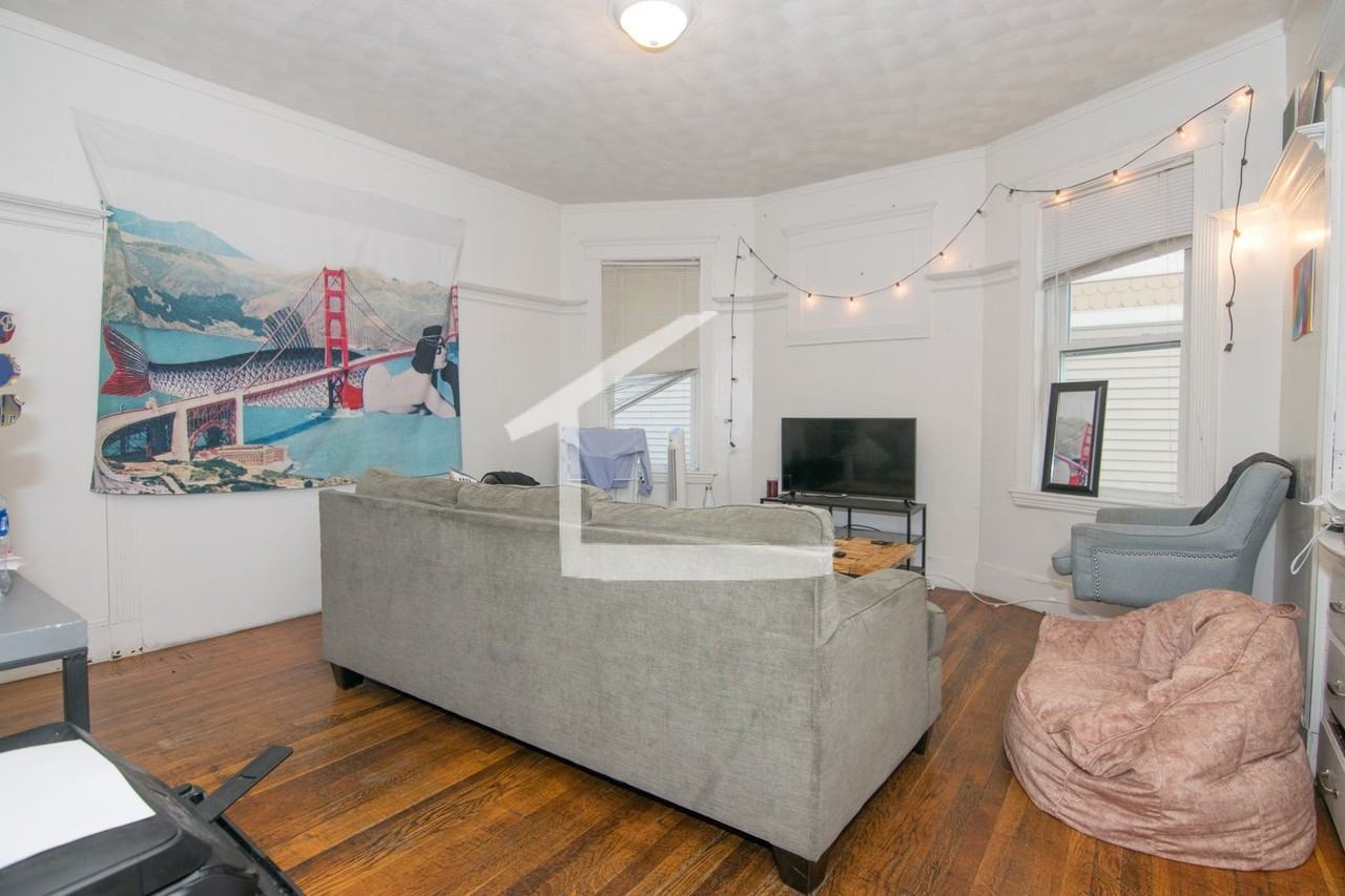 13 Gardner Ter - Photo 7 of 11