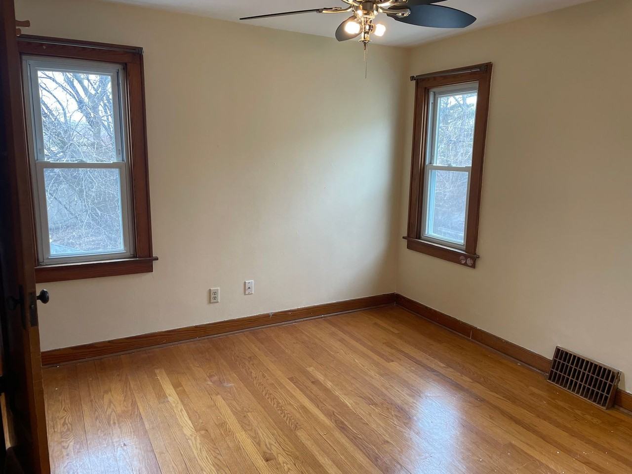 2100 S 85th St - Photo 7 of 11