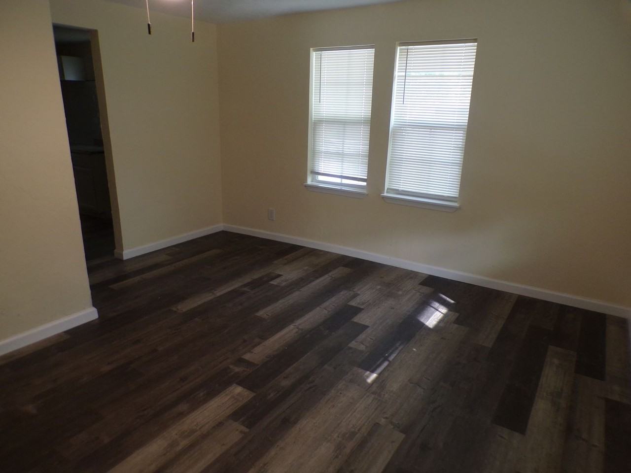105 Sw 19th St - Photo 2 of 26
