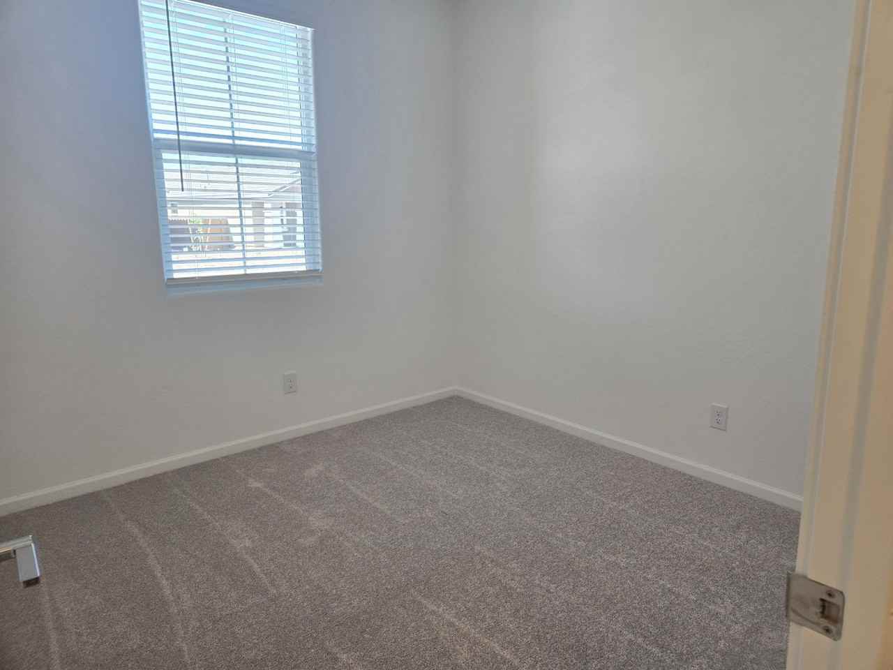 4720 E Amethyst Ln - Photo 4 of 28