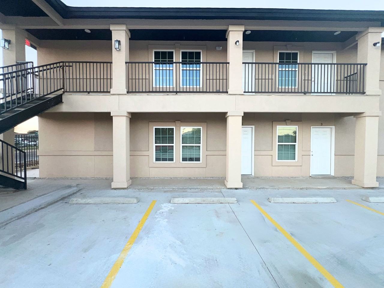 Lyon's Cape Apartments - Photo 2 of 16