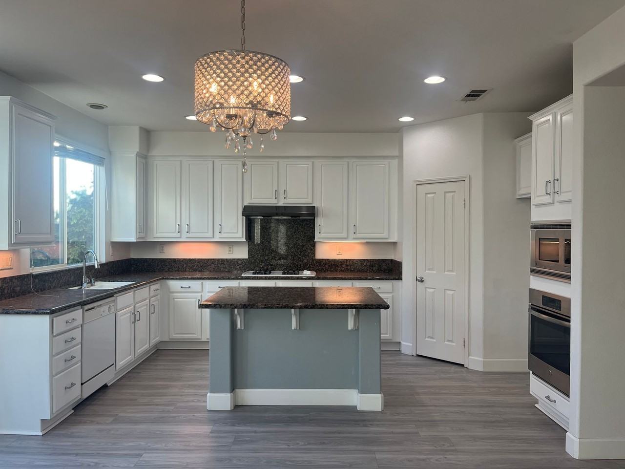 28893 Moonrise Way - Photo 4 of 19