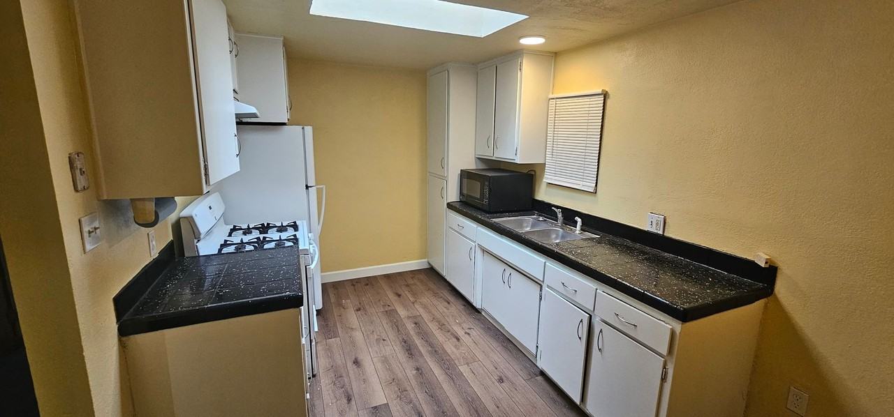 118 W Wilson Ave - Photo 2 of 9