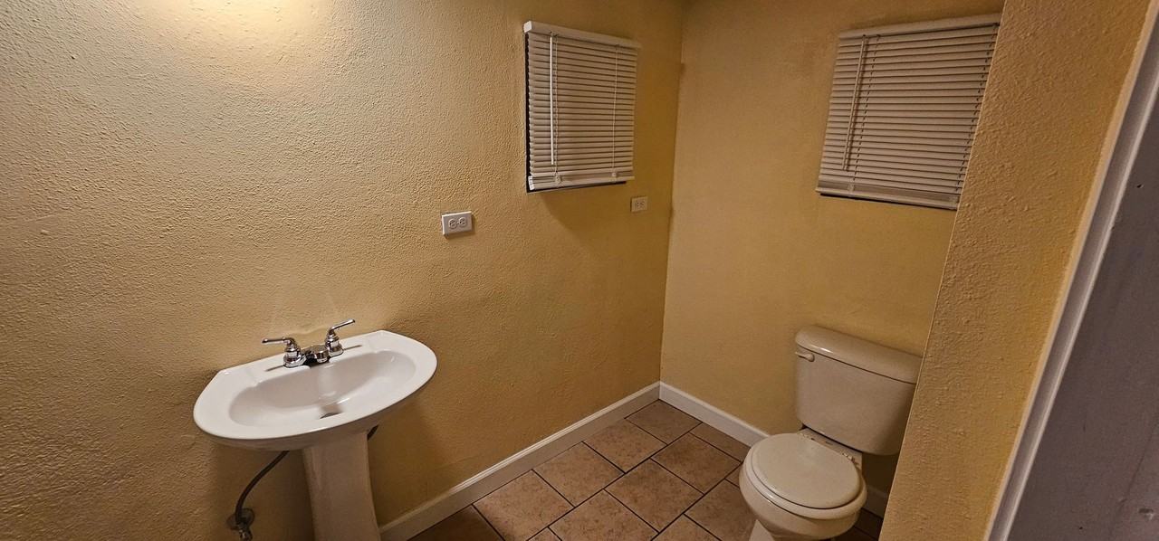 118 W Wilson Ave - Photo 7 of 9