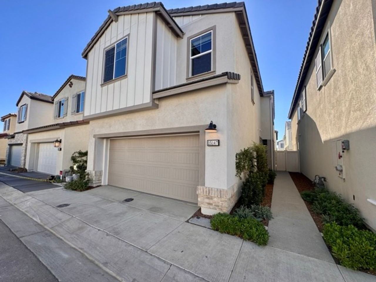 25147 Hunter Ave - Photo 3 of 47