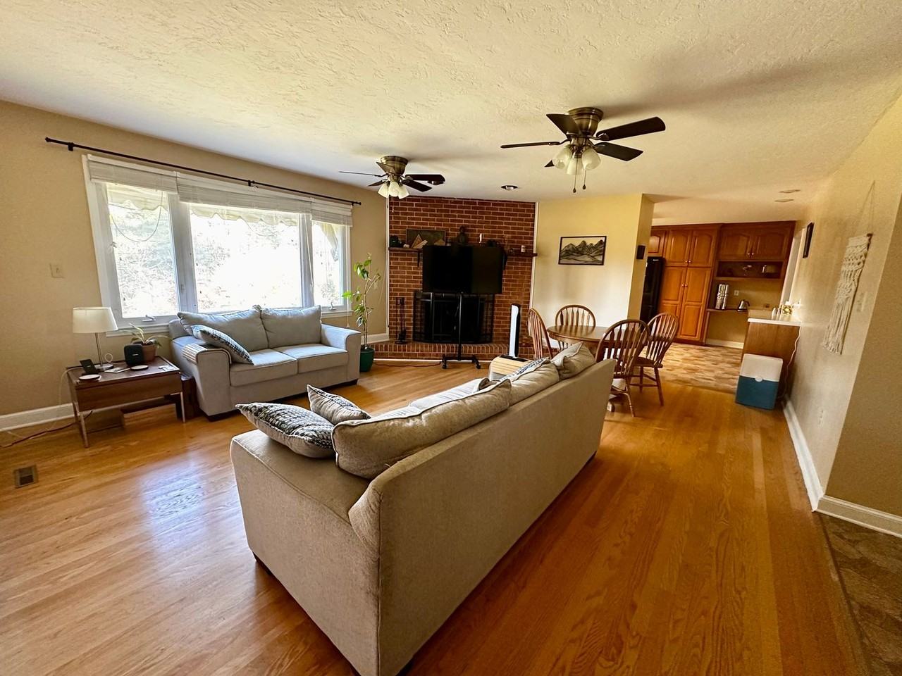 280 Walnut Dr - Photo 5 of 17