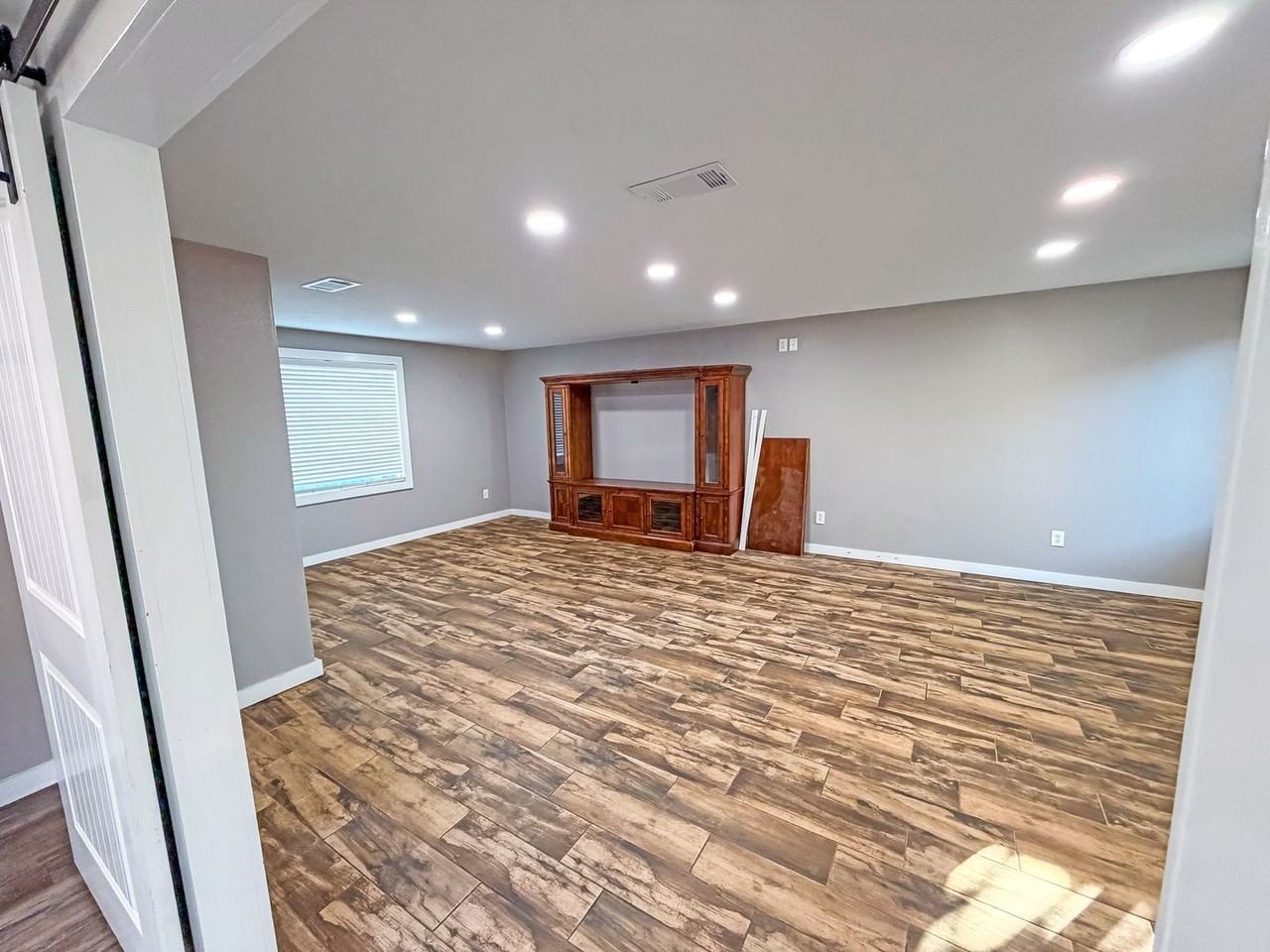 829 West Madison Avenue - Photo 3 of 12