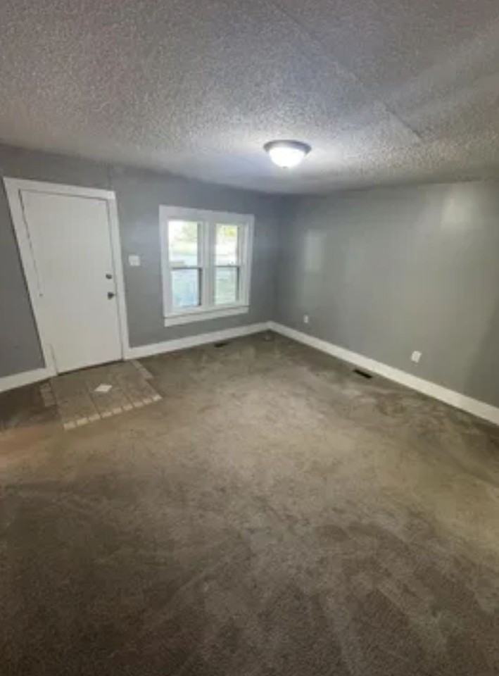 2007 North Travis Avenue - Photo 4 of 17