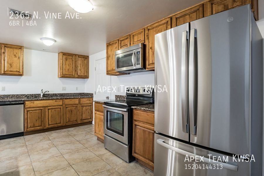 2365 N Vine Ave - Photo 2 of 30