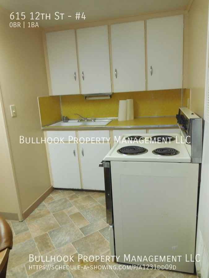615 12th Street #4 - Photo 7 of 9