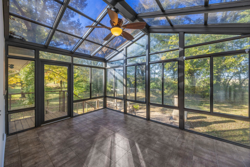 1755 Fountainbleu Dr - Photo 2 of 16